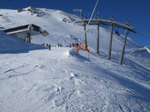 Sessellift in den Bergen von Ischgl